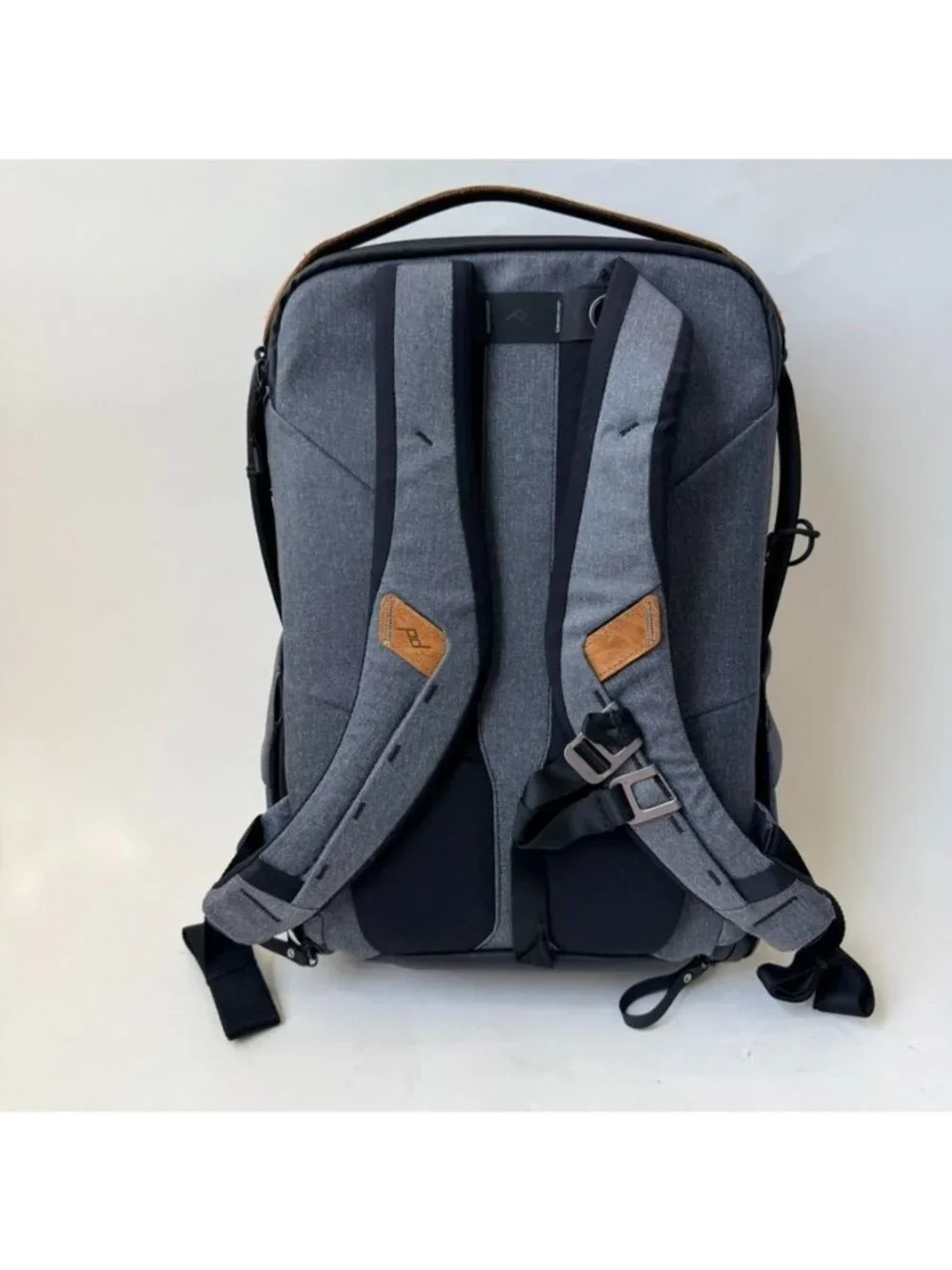 NWT Peak Design Everyday Backpack 20L Gray ( Customized) Laptop Travel Bag
